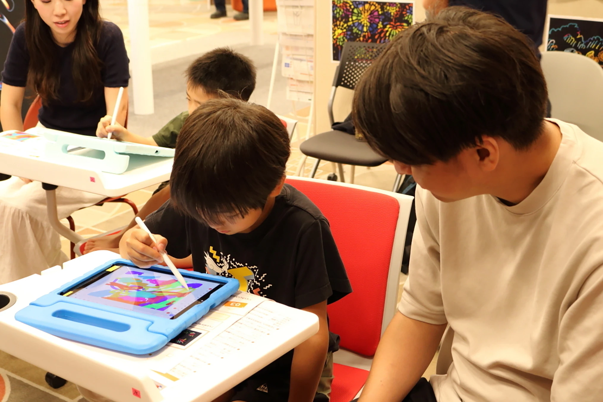 Adobe Blogにてドコモショップのデジタルアート講座の実施レポート公開中!